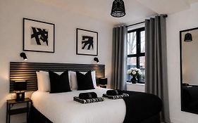 Newcastle Central Apartment, Near Central Train Station